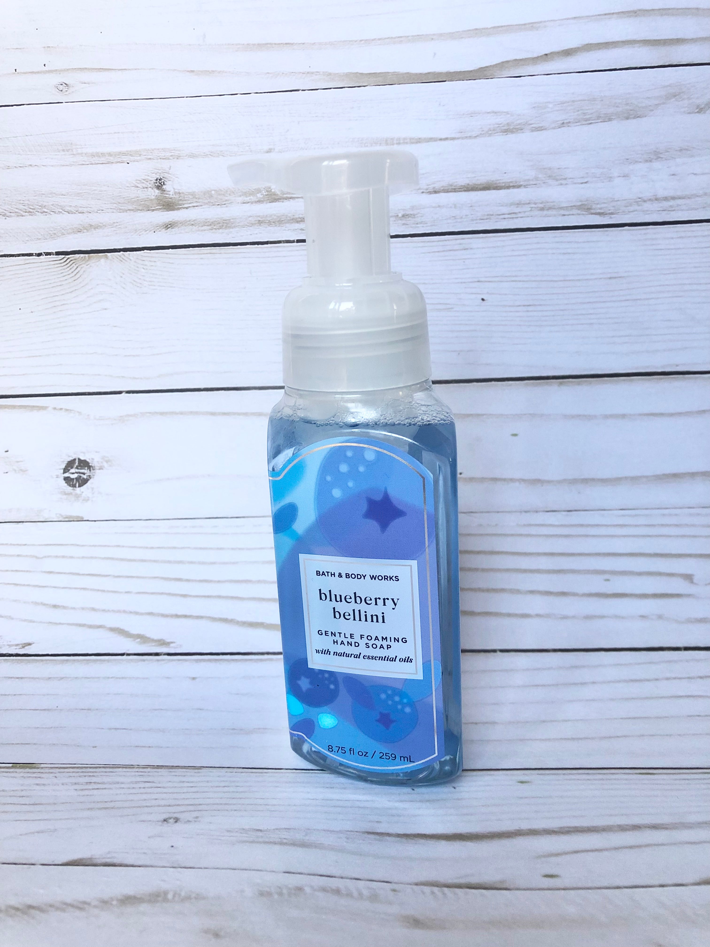 Bath and Body Works バスアンドボディワークス】 Gentle Foaming Soap BLUEBERRY B –  Private Import